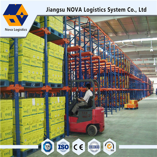 Unidad de almacenamiento industrial a través del estante de paletas de Nova Logistics